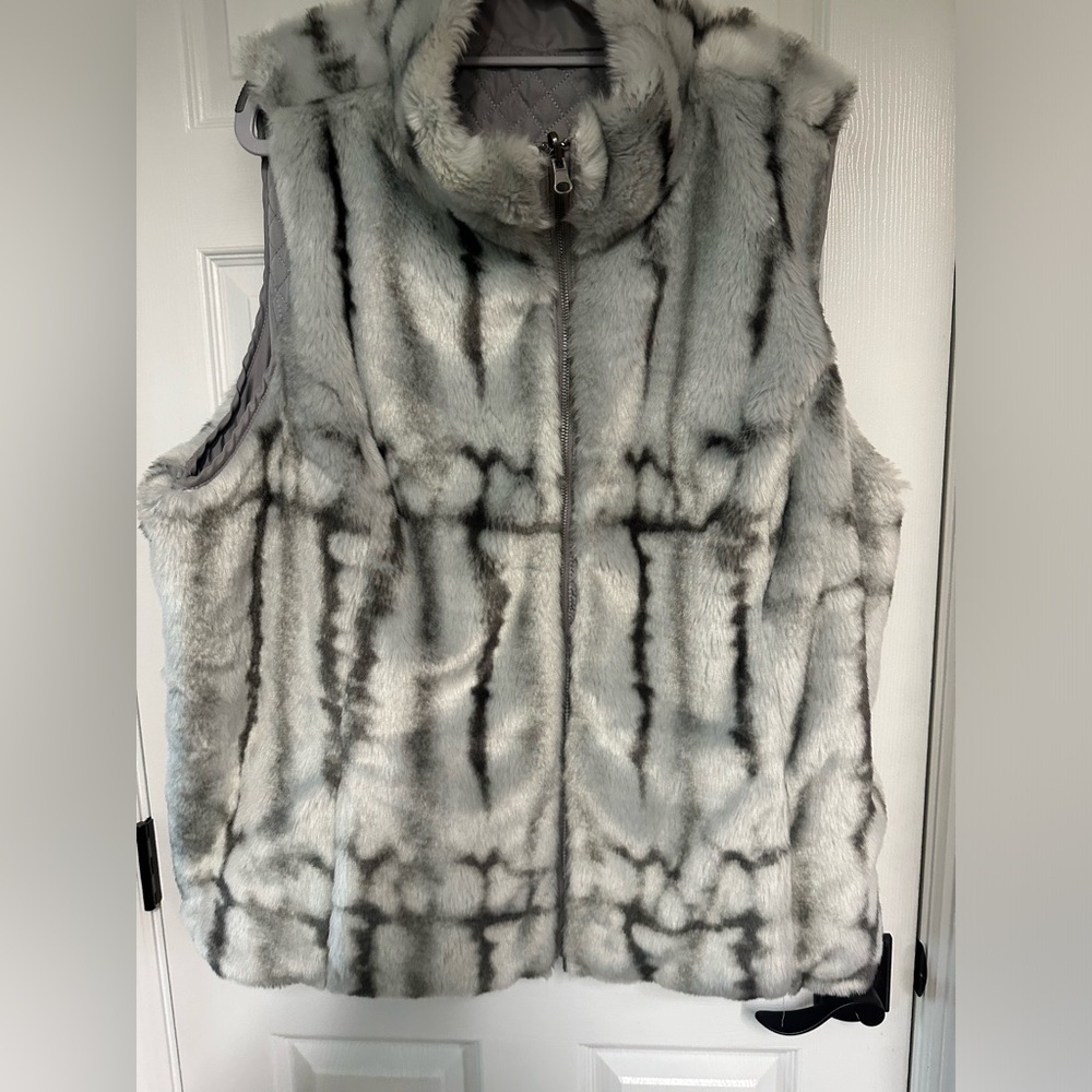 CJ Banks Faux Fur reversible Vest Jacket